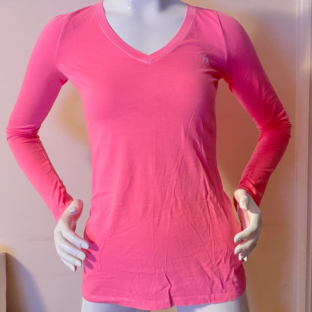 [A&F] Bright Pink Long Sleeve Shirt